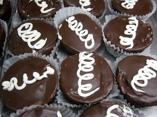 Homemade Hostess Cupcakes